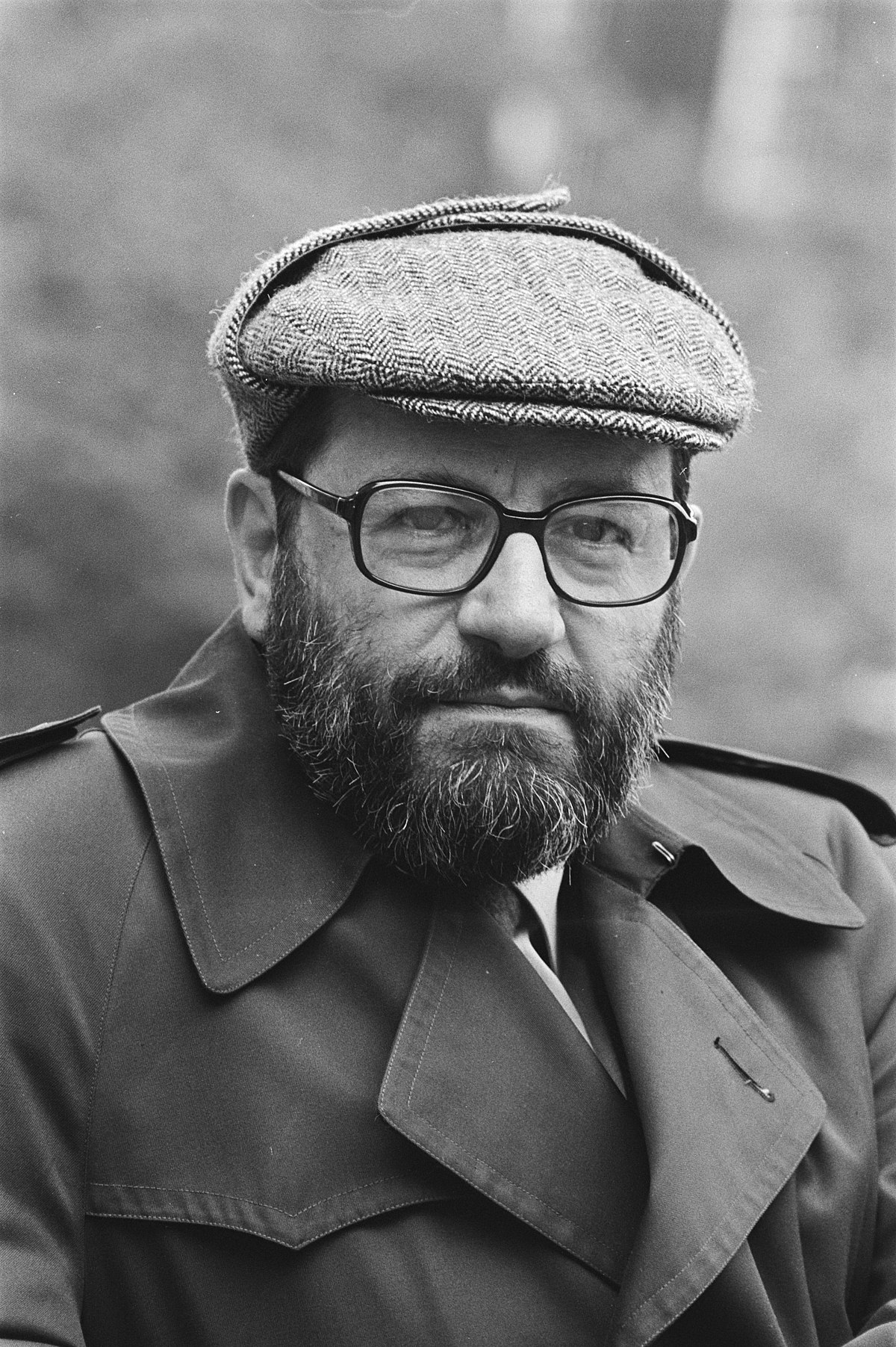 Umberto Eco antoi ruusulle nimen – klassikkokirjailijoista kertovan sarjan  kuulet täältä - Radio Dei